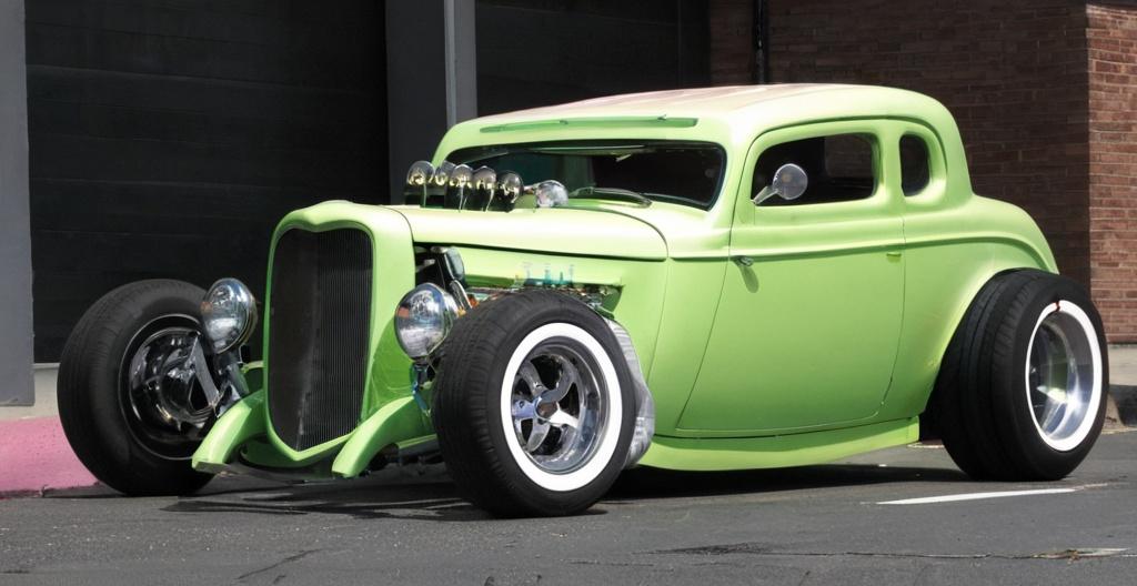 Custom Lettering and Decals in Street Rodding